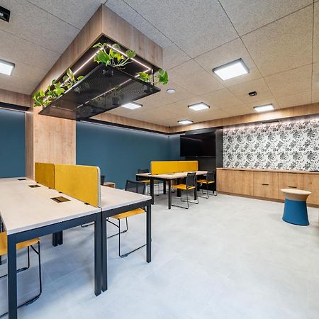 Lema Tauron Arena Two Bedroom Apartment Krakow Bagian luar foto